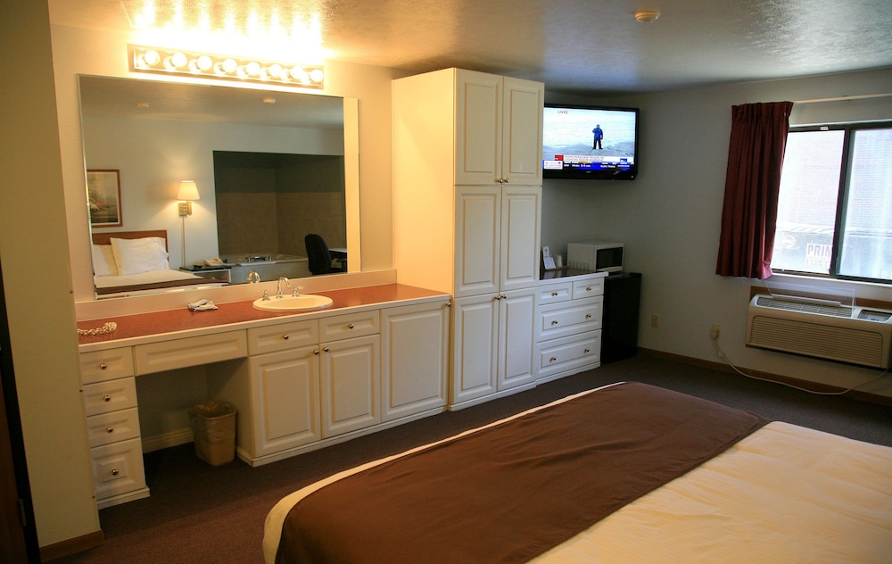New Victorian Inn Norfolk 8/77