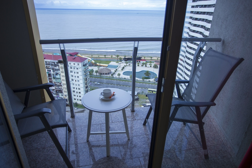Tangerine Apart Hotel Batumi 51/62