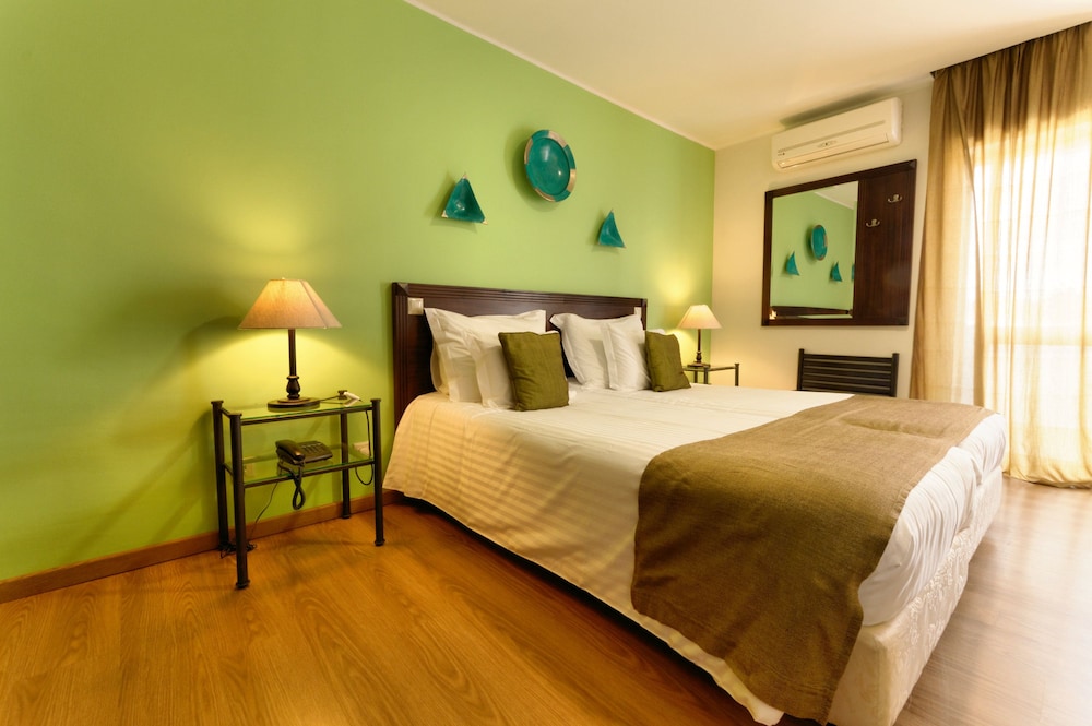 Vale Da Telha Hotel 4/34