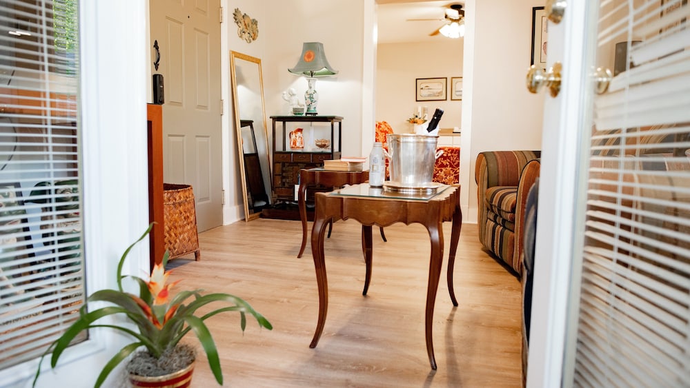 Meranova Guest Inn 36/50
