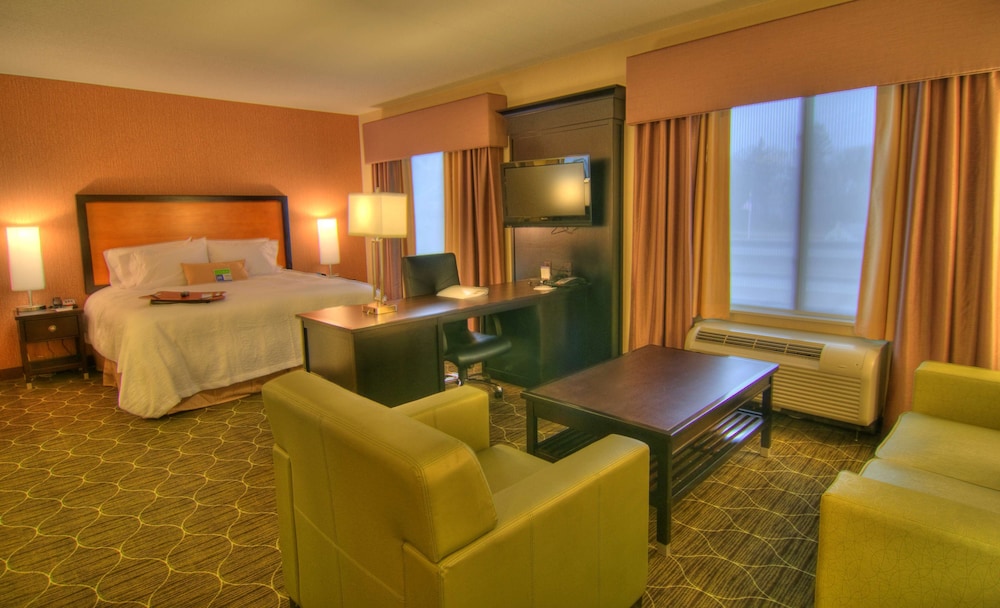 Hampton Inn & Suites Parsippany/North 38/55