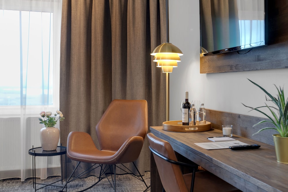 Konvin Hotel by Reykjavik Keflavik Airport 57/80