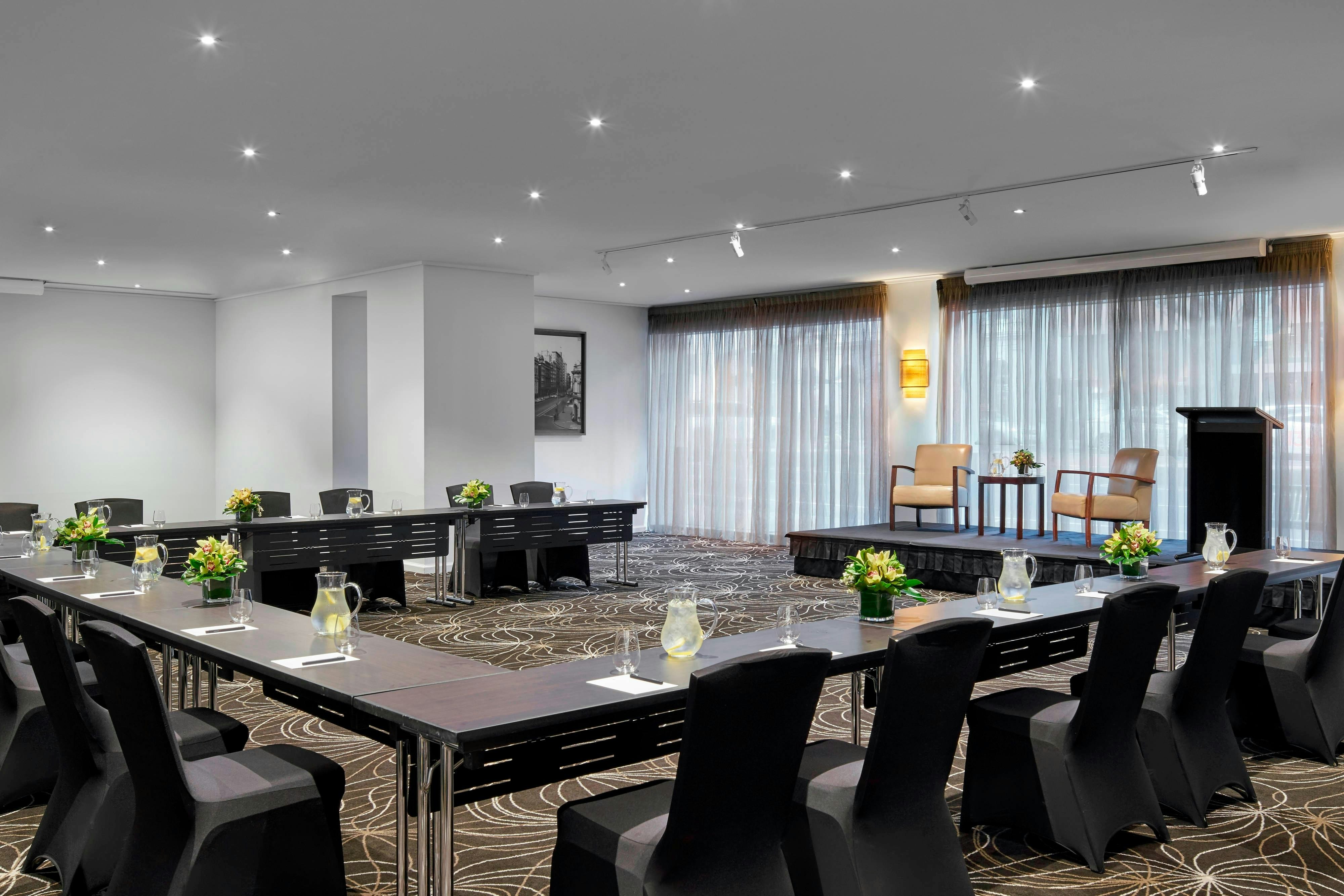 Melbourne Marriott Hotel 16/21