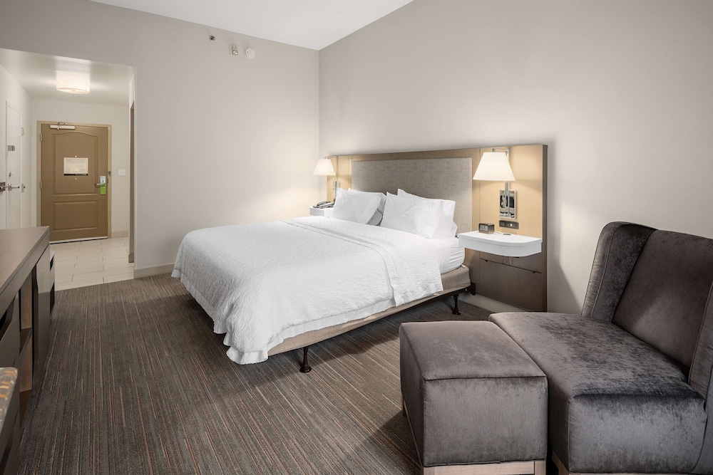 Hampton Inn By Hilton Springfield 24/49