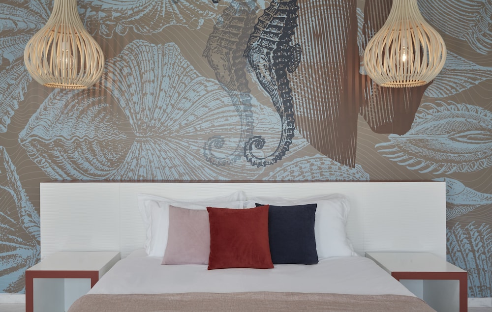 Kouros Hotel and Suites 35/41