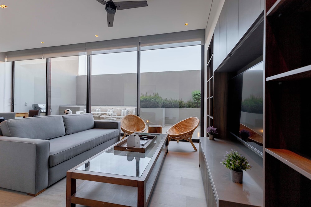 The Paraiso Residences at Marina Cabo 36/55
