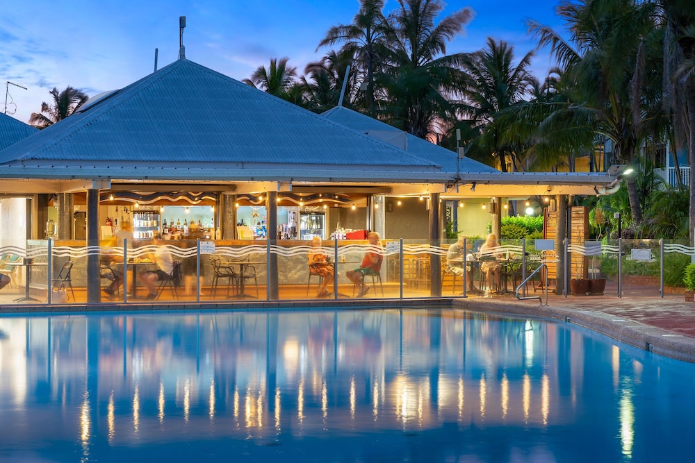 Dolphin Heads Resort 4/72