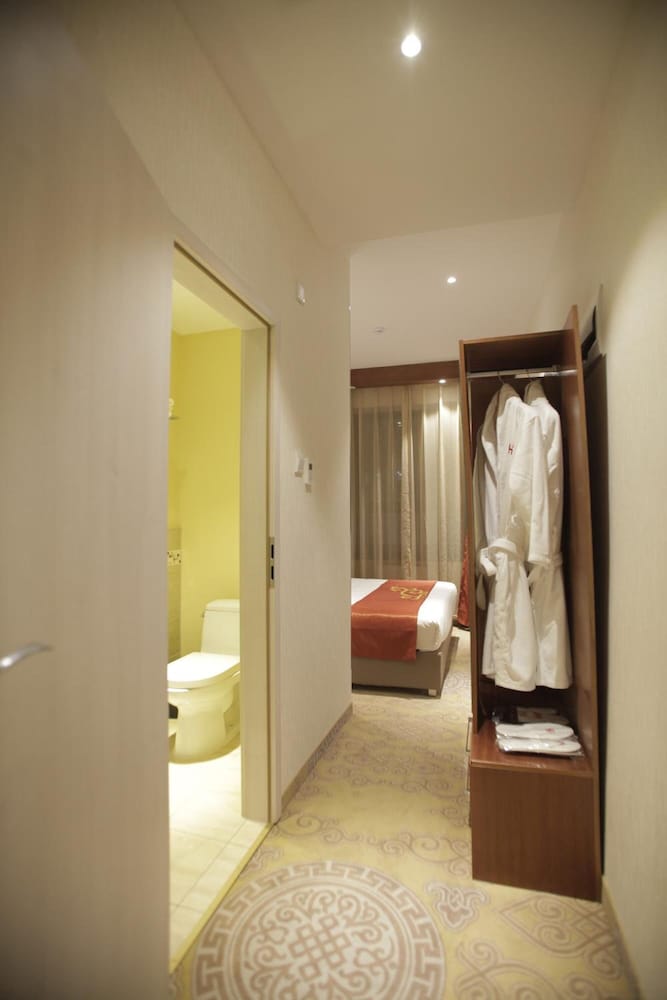 Hotel Nine 47/47