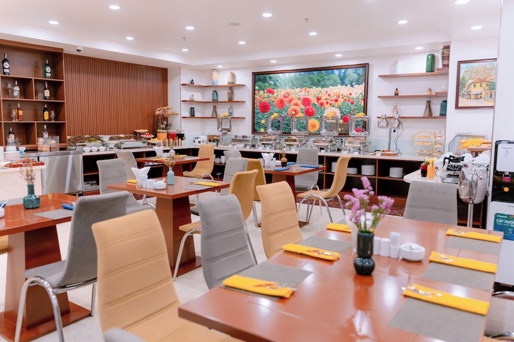 restaurant cafeteria