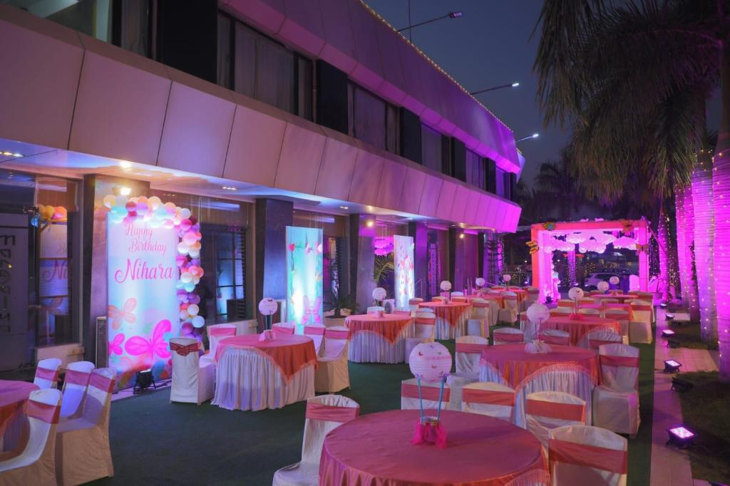 HOTEL MANGALAM 33/49