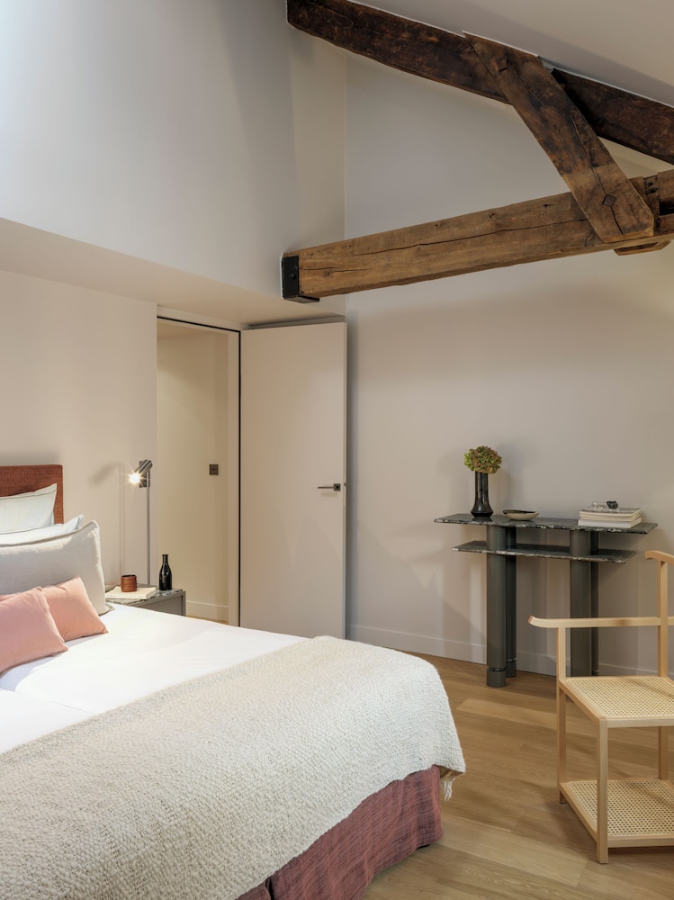 EXECUTIVE, SUITE, MULTIPLE BEDS, CITY VIEW