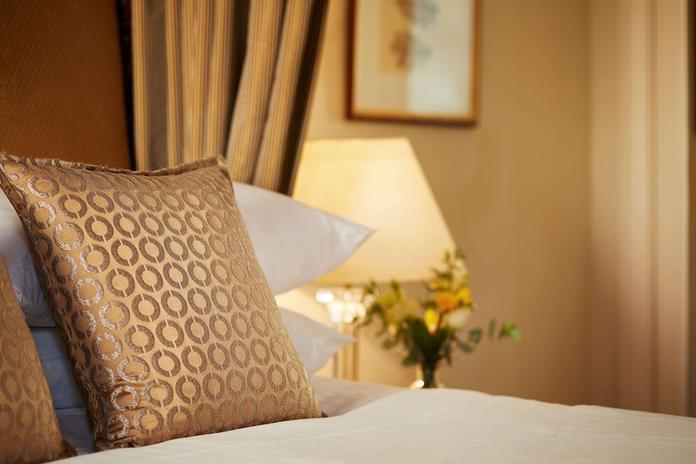 Macdonald Tickled Trout Hotel 26/59