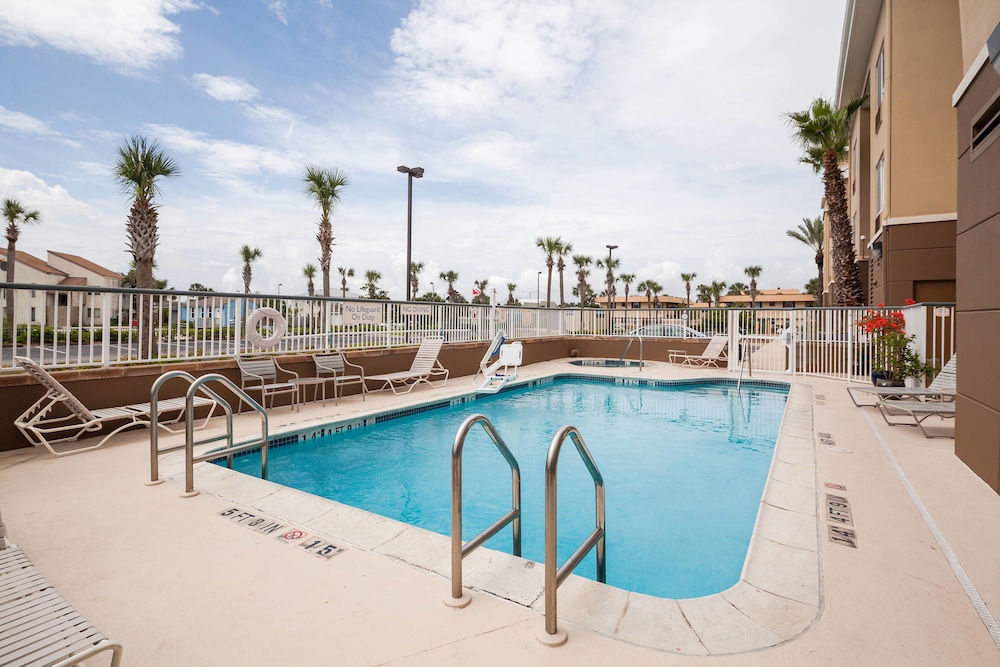 Fairfield Inn and Suites Jacksonville Beach 3/54