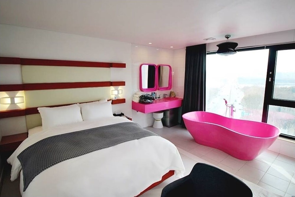 Circle Hotel Seoul 7/25