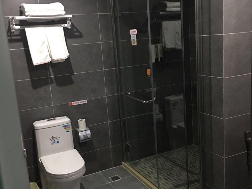 GreenTree Inn Xuzhou Yunlong District Lvdi Business City Shell Hotel 18/20