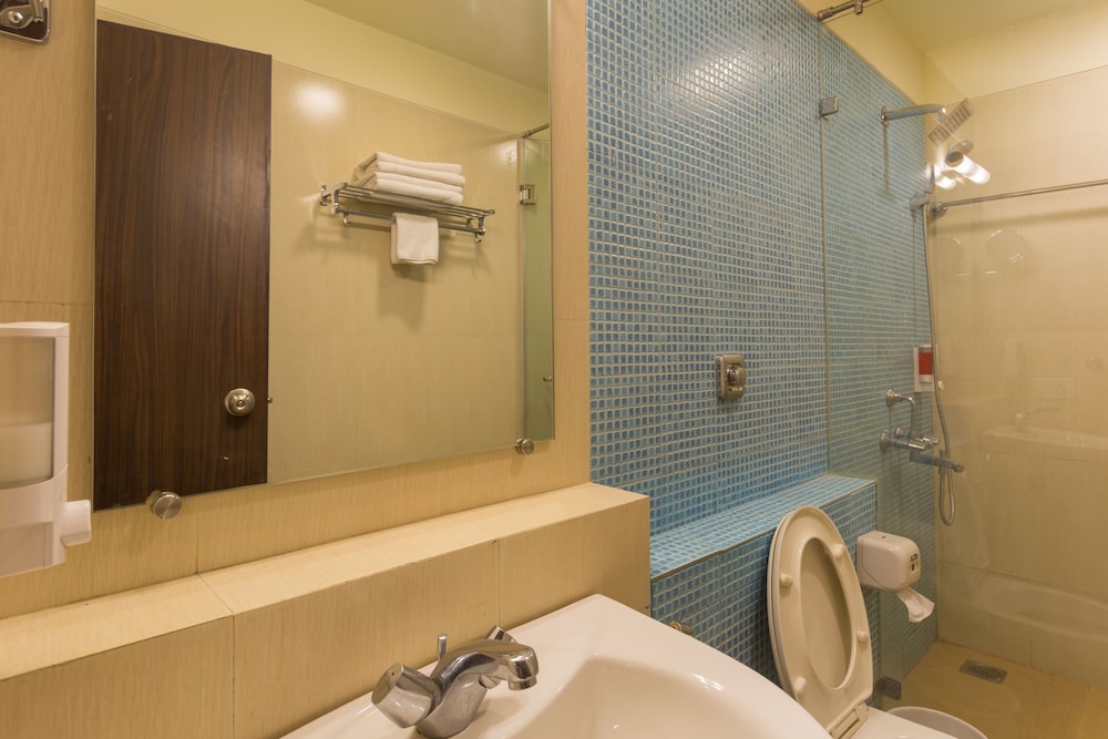 Ginger Chennai Taramani IITM 40/41