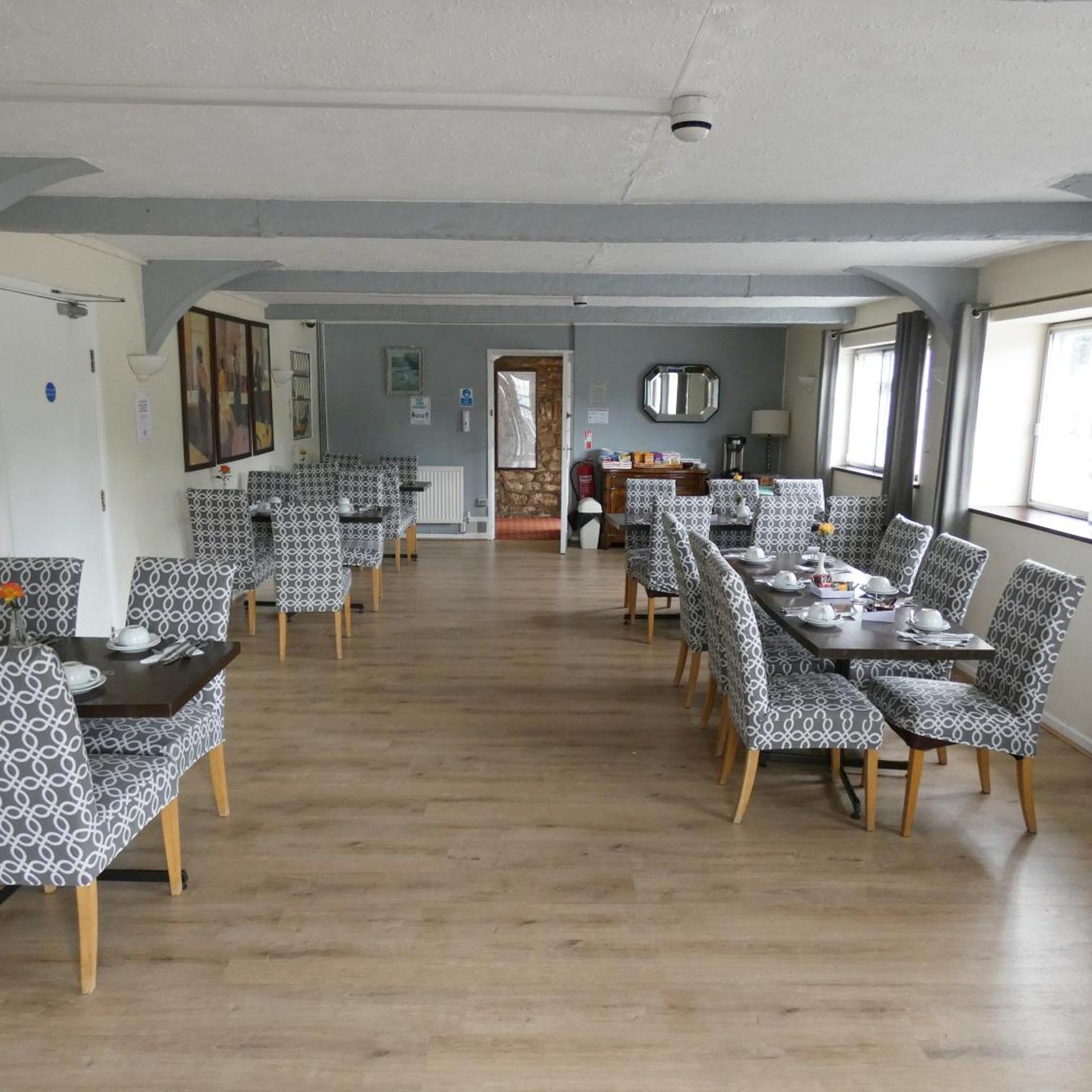 The Riverside Hotel 27/31