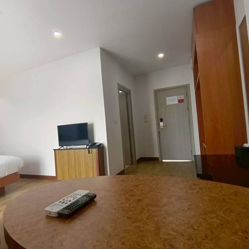 NJOY Prestige Grand Hotel Don Mueang 63/70