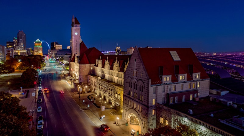 St. Louis Union Station Hotel Curio Collection By Hilton 79/82