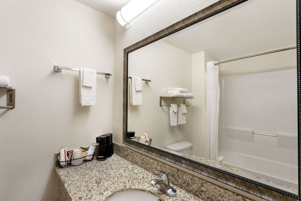 Ramada by Wyndham Panama City 21/51