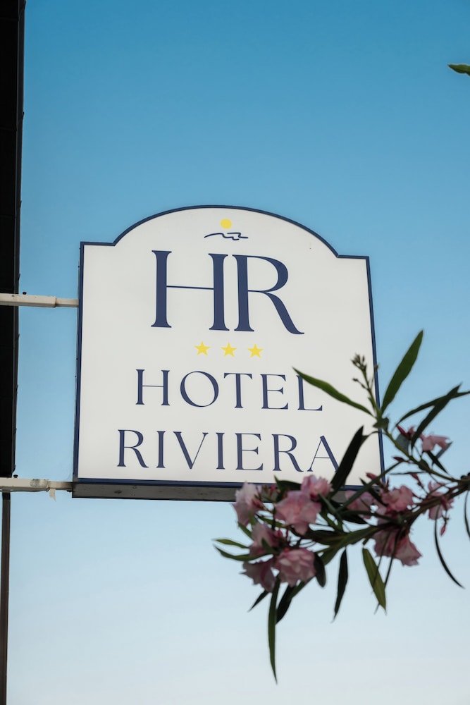Hotel Riviera 2/46