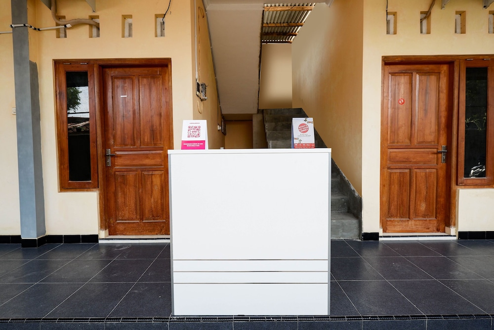 Super OYO Capital O 2258 Santana Syariah Guest House 7/41