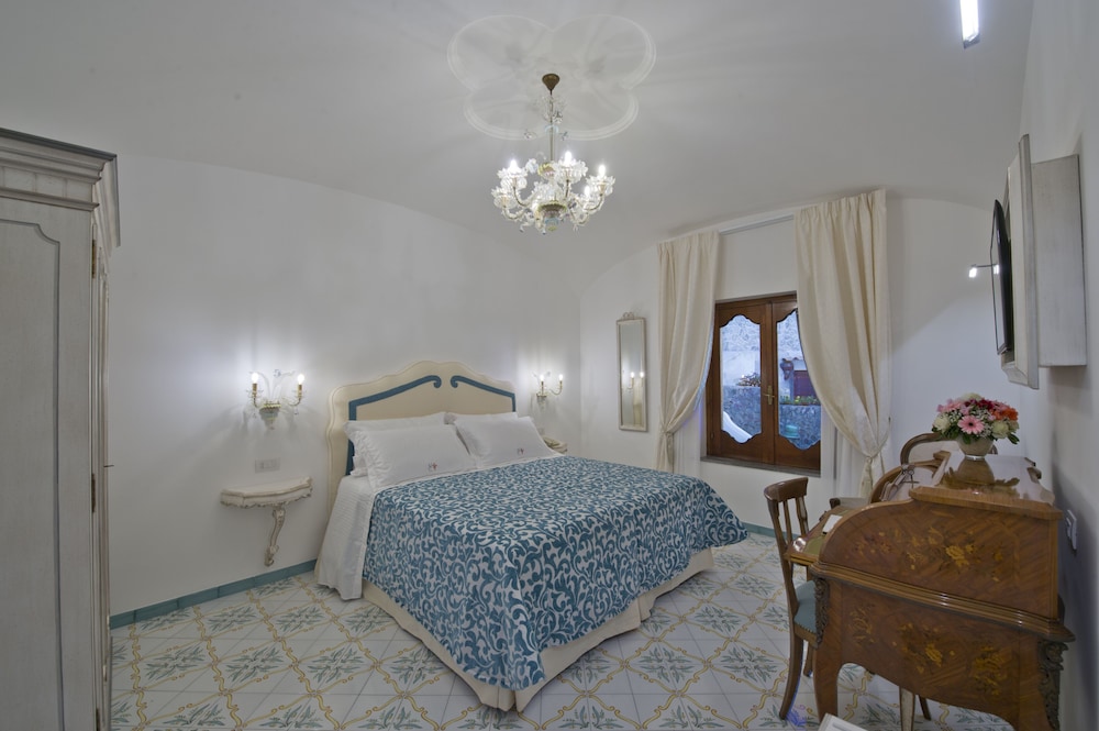 SUPERIOR, DOUBLE BED, GARDEN VIEW