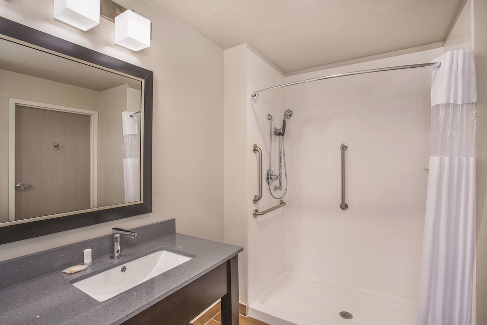 La Quinta Inn & Suites By Wyndham Cedar City 9/25
