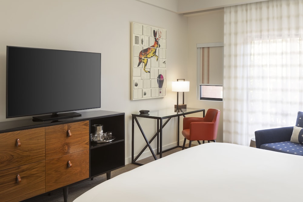 Amara Resort and Spa 24/65