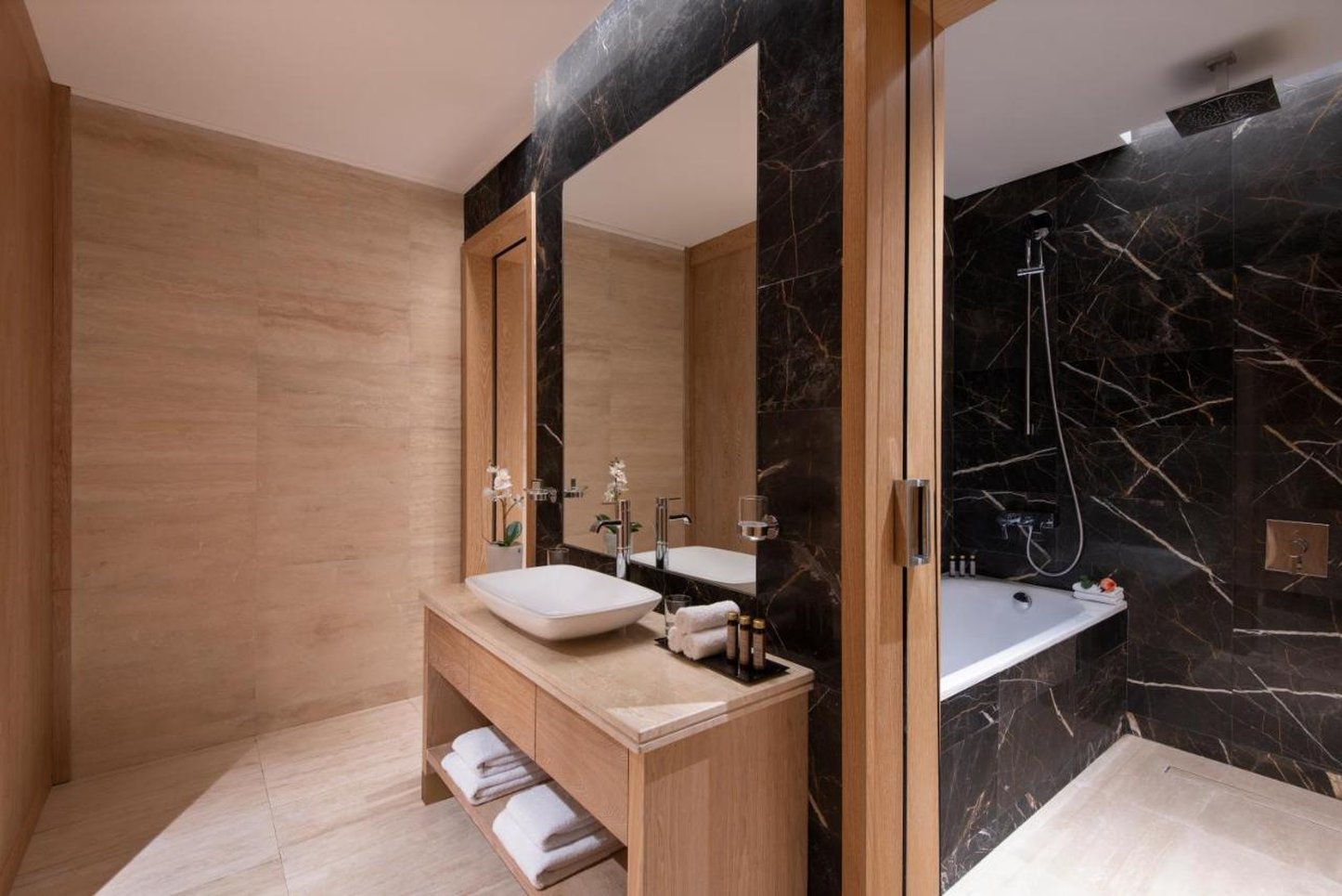 The Bentley Luxury Hotel and Suites Doha 60/60