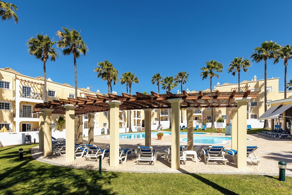 Praia Da Lota Resort Apartments 81/85