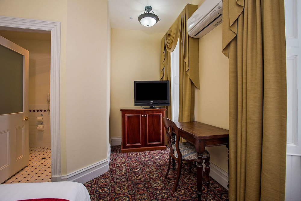 Quality Hotel Bentinck 23/35