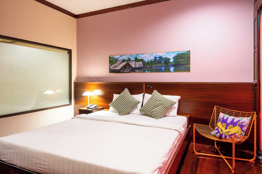The President Hotel at Chokchai 4 21/57