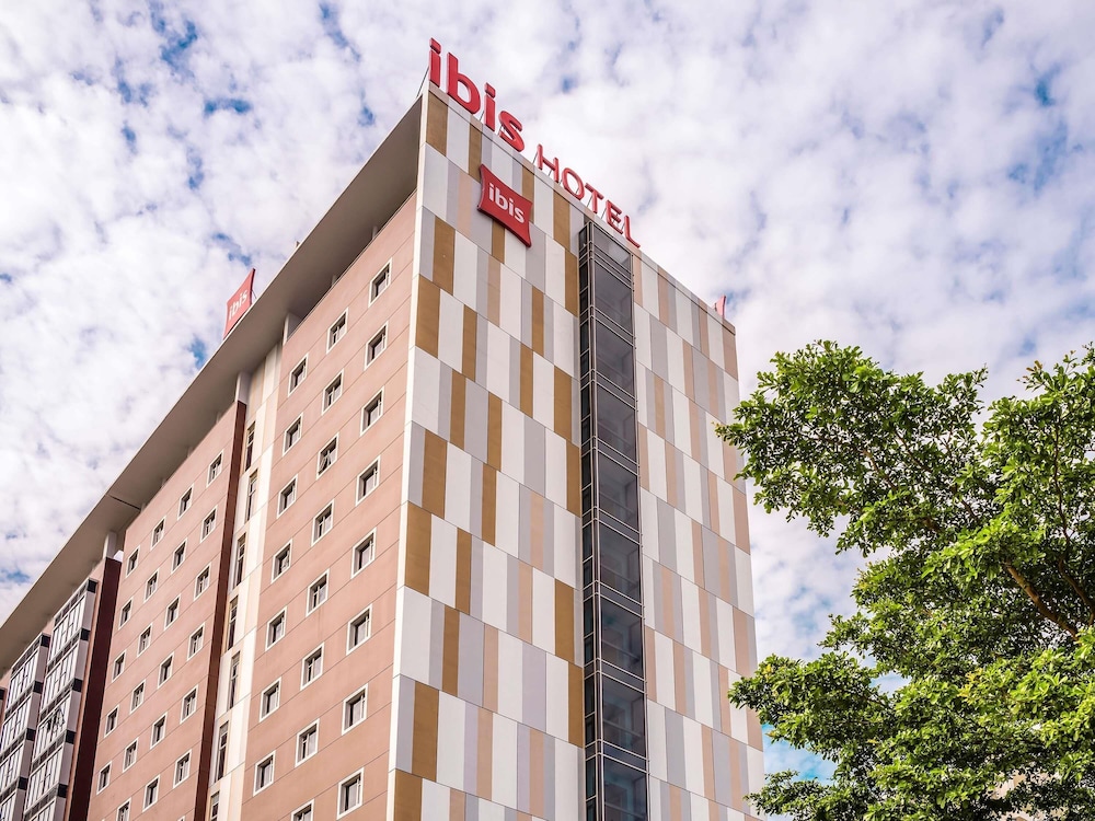 Ibis Saigon South 3/50