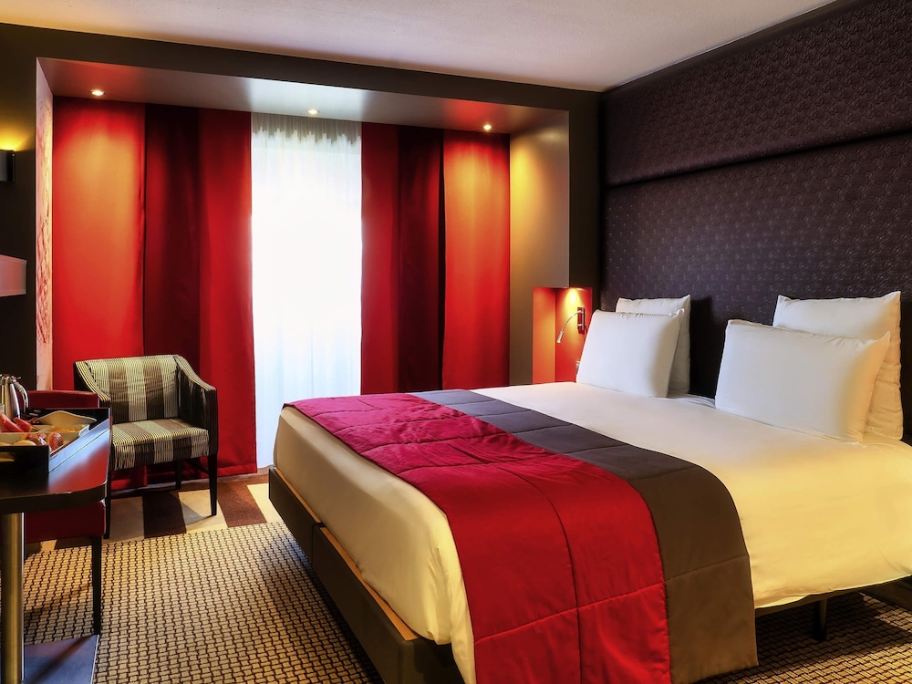 Privilege, Double Bed, Hotel Mercure Paris Montmartre Sacre-Coeur 5/9