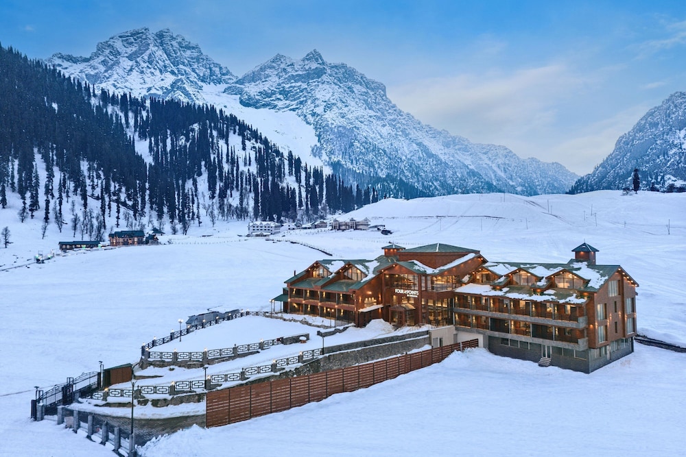 Four Points by Sheraton Sonmarg Resort 15/16