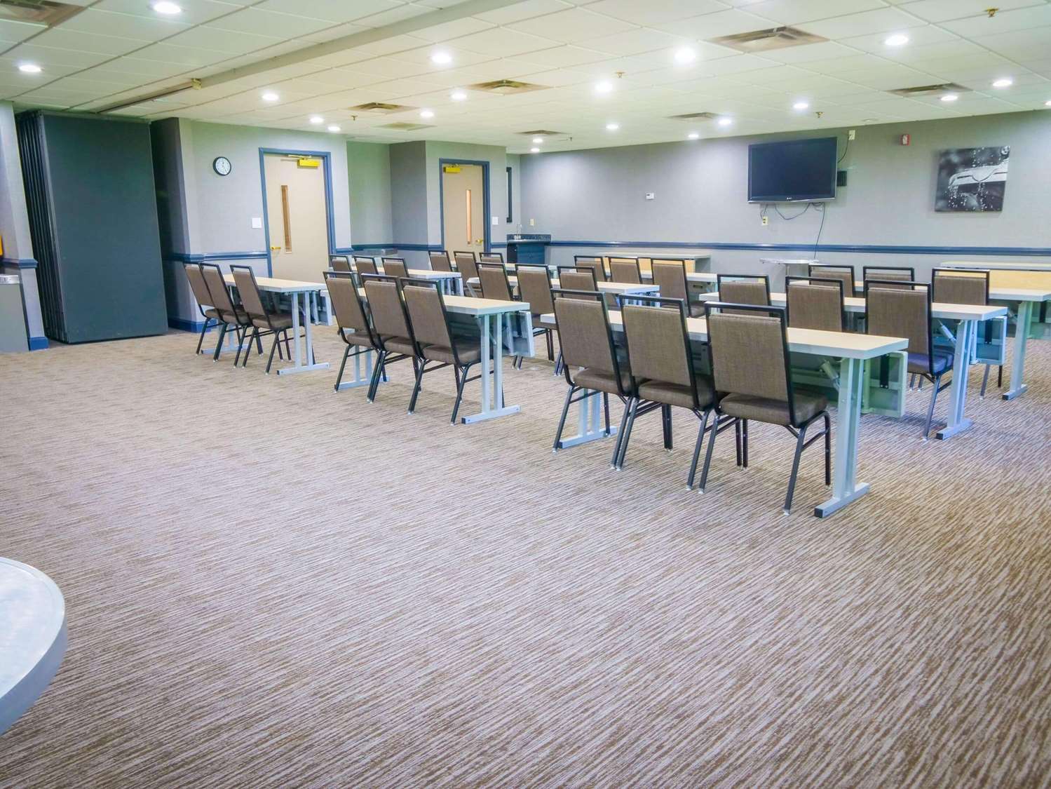 Country Inn & Suites by Radisson, Burlington (Elon), NC 16/19