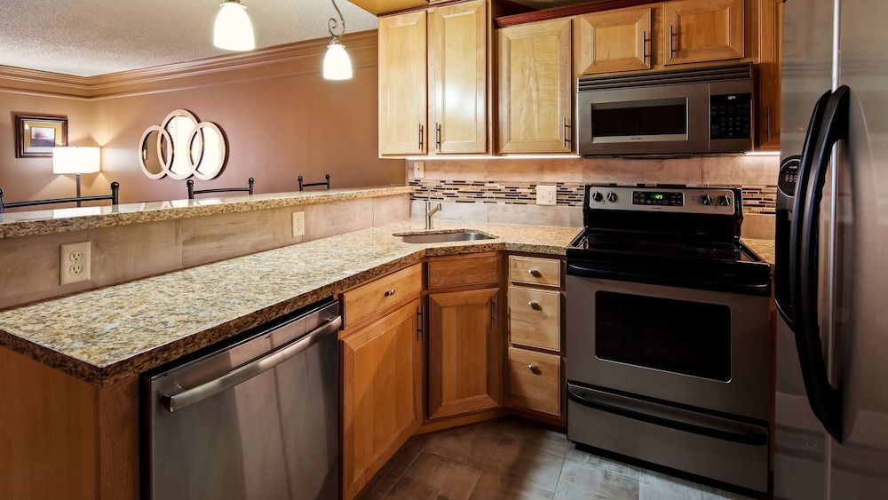 Best Western Plus Mid Nebraska Inn & Suites 14/41