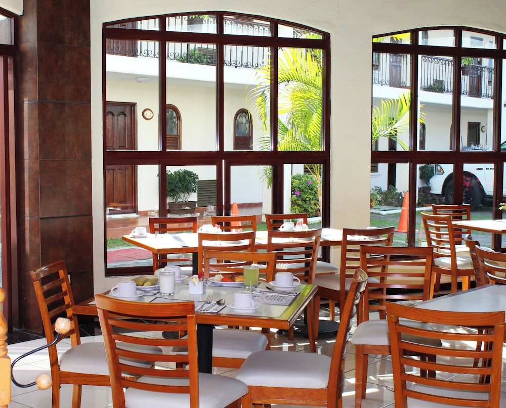 Hotel Las Palomas 46/59