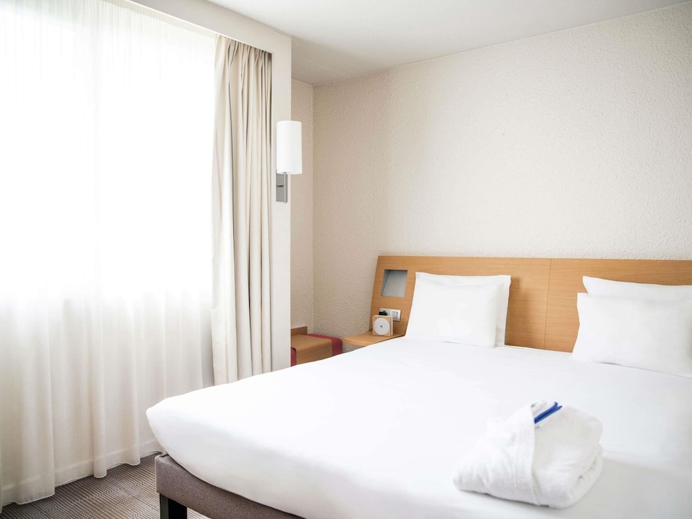 NOVOTEL EVRY COURCOURONNES 11/47