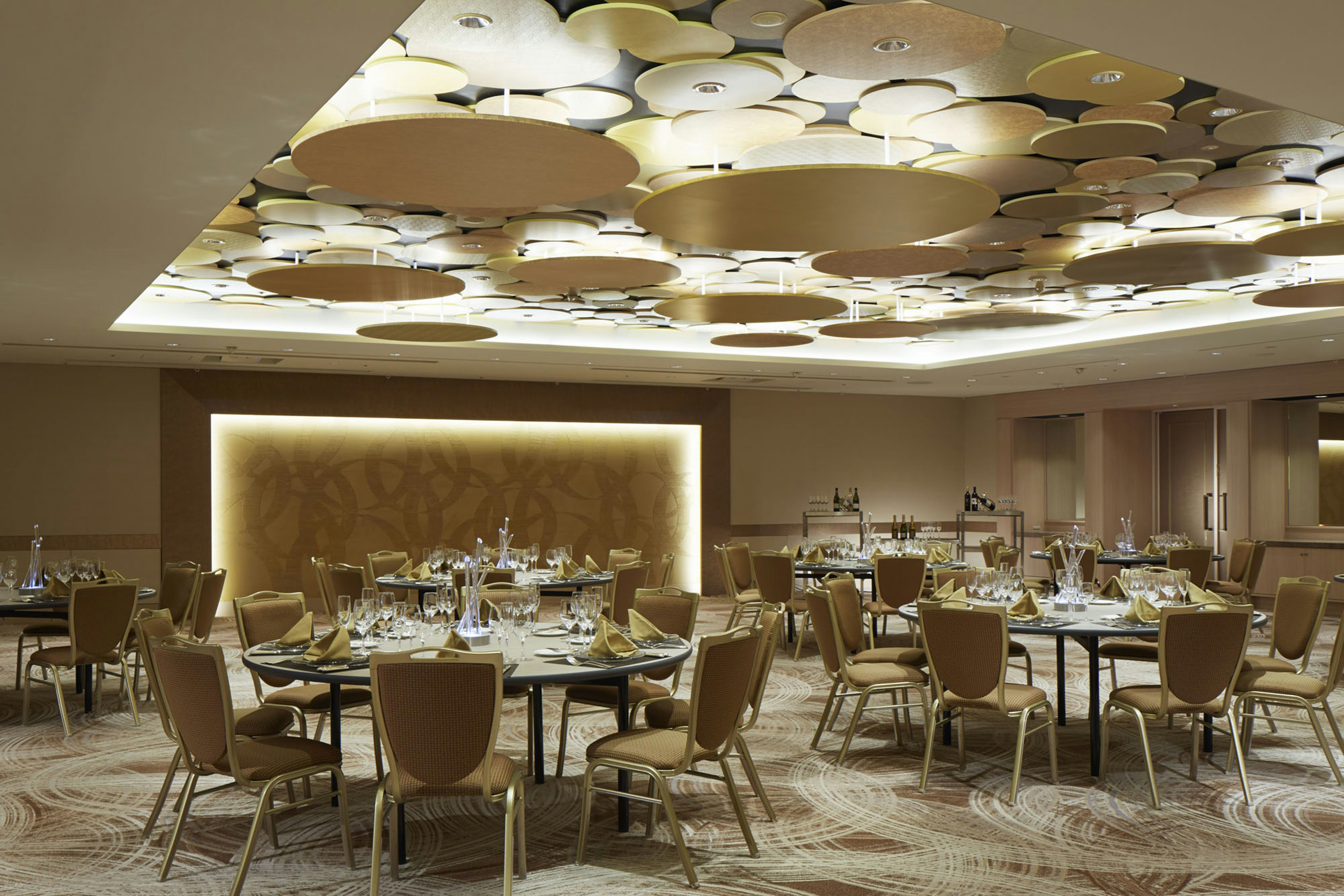 Hilton Tokyo Bay 65/76