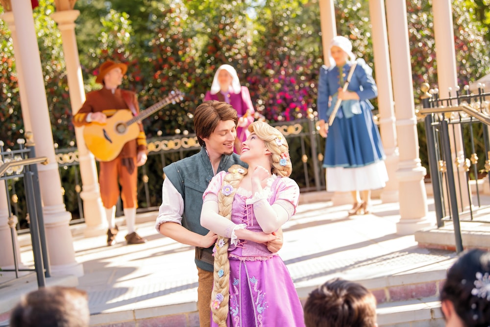 Disneys Hotel Santa Fe 25/48