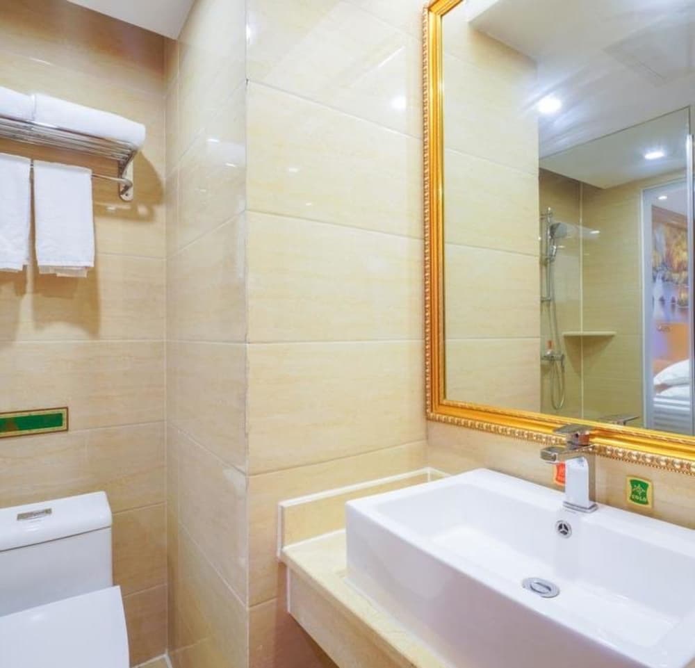 Vienna Hotel (Guilin Jichang Road Rongshan) 37/40