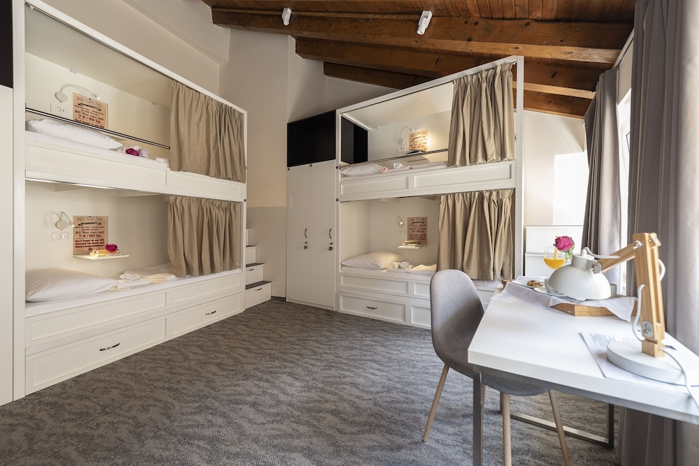 Downtown Boutique Hostel 34/50