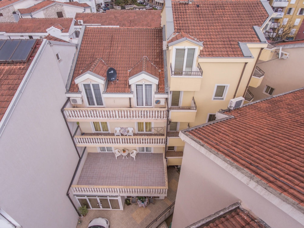 Apartments Venera 43/45