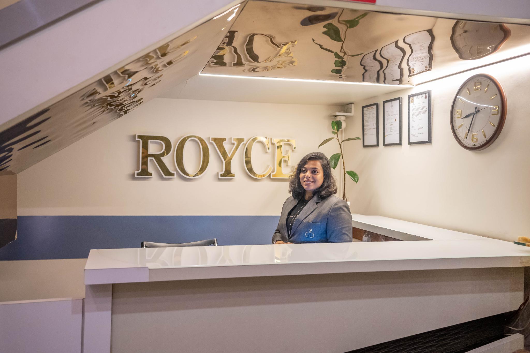 Hotel Royce Executive, Near US Consulate 6/28