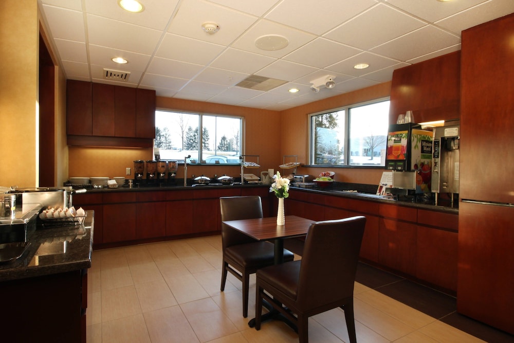 Residence Inn Davenport 19/23