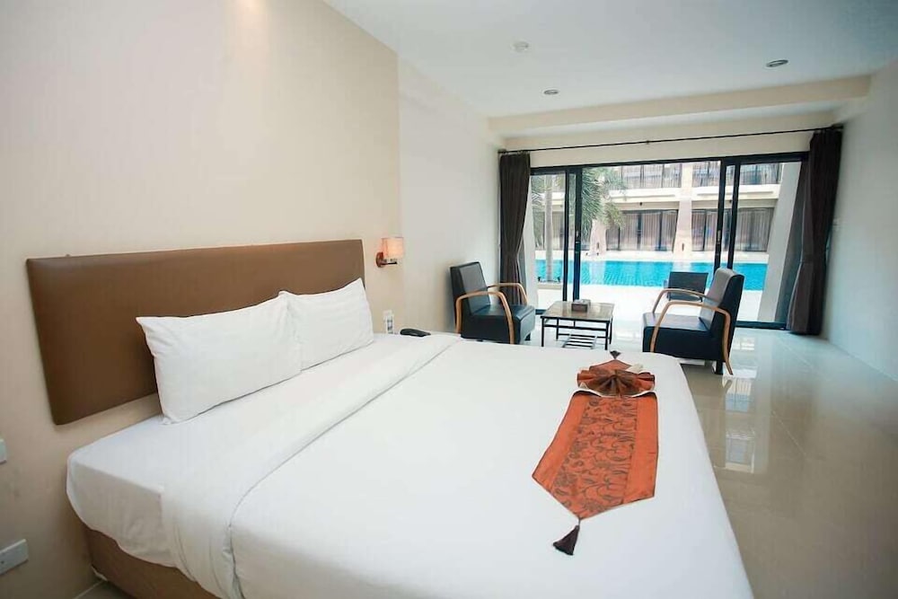 Deluxe, Double Bed, Pool Access