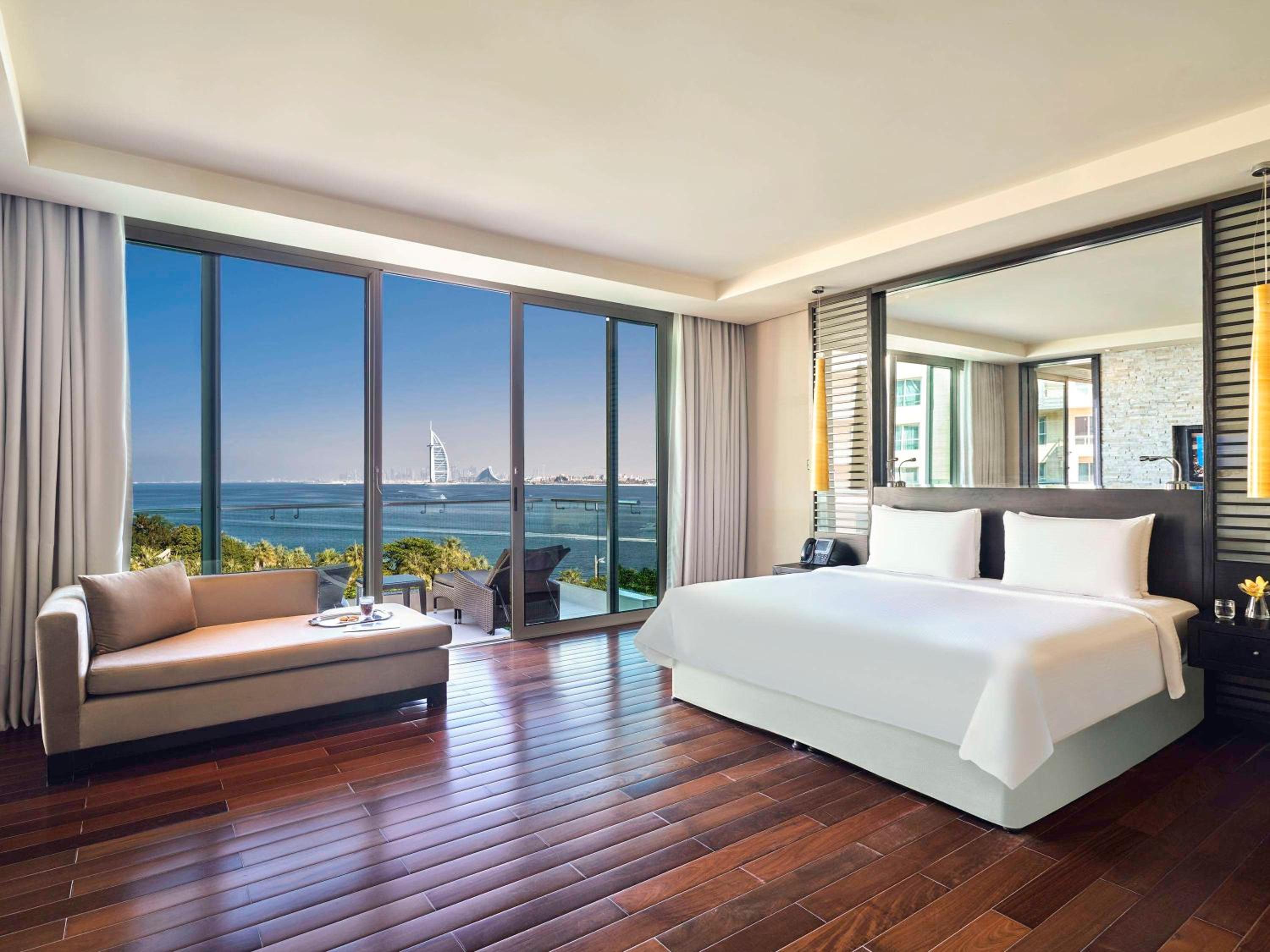 Senior, Suite, Sea View