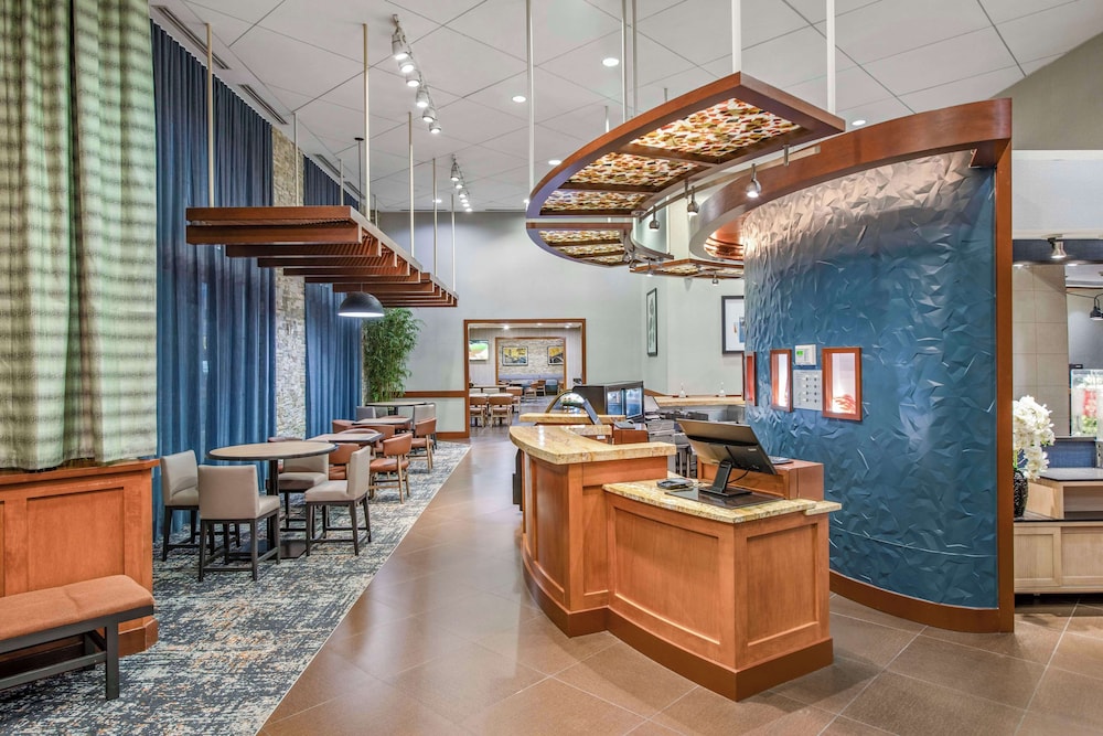 Hyatt Place Riverside Downtown 36/60